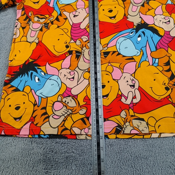 Disney Tokyo Winnie The Pooh T Shirt M/L - Picture 5 of 7